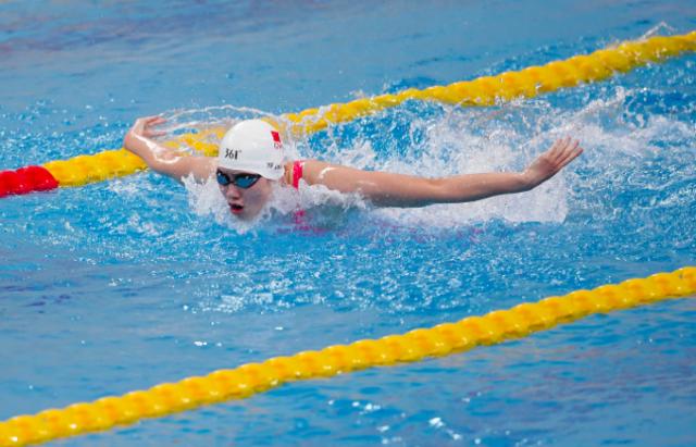 开云下载-游泳争霸赛张雨霏展多项冲金实力 自由泳双星归位